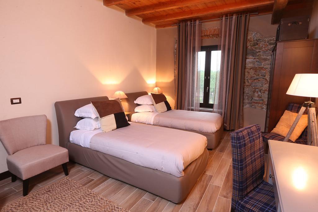 Equirelais Hotel Lomnago Bilik gambar
