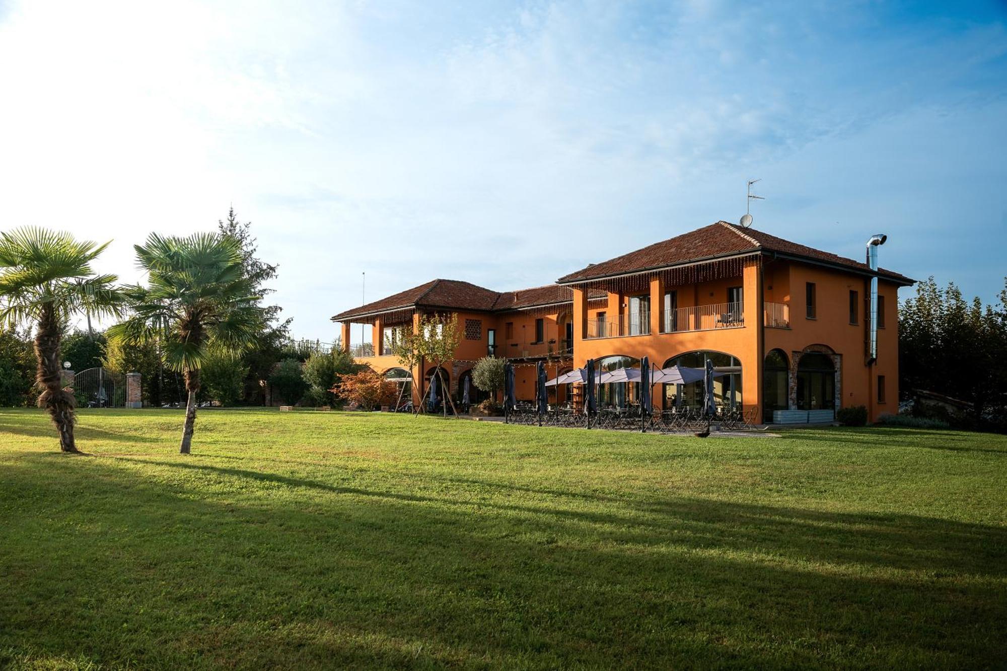 Equirelais Hotel Lomnago Luaran gambar